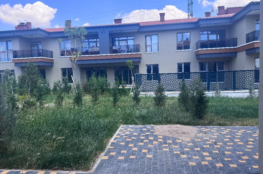Eymir Mahallesi Paradise Sitesi Bahçe Kullanımlı 1+1 Kiralık