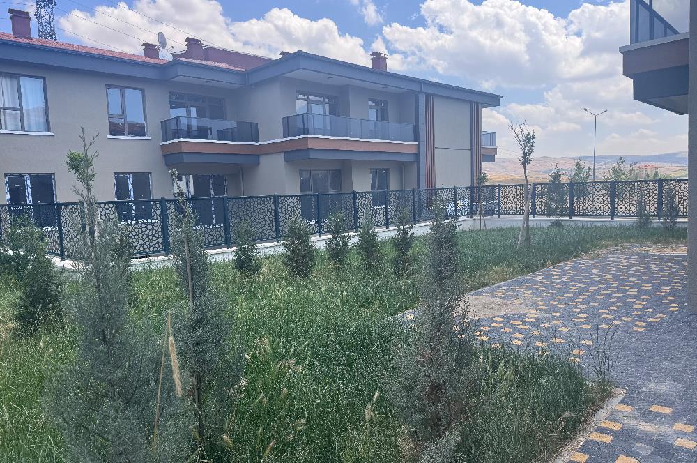 Eymir Mahallesi Paradise Sitesi Bahçe Kullanımlı 1+1 Kiralık