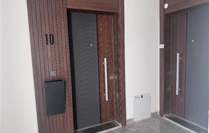 Eymir Mah. Paradise Sitesi Geniş Bahçeli Köşe Daire 1+1 Kiralık