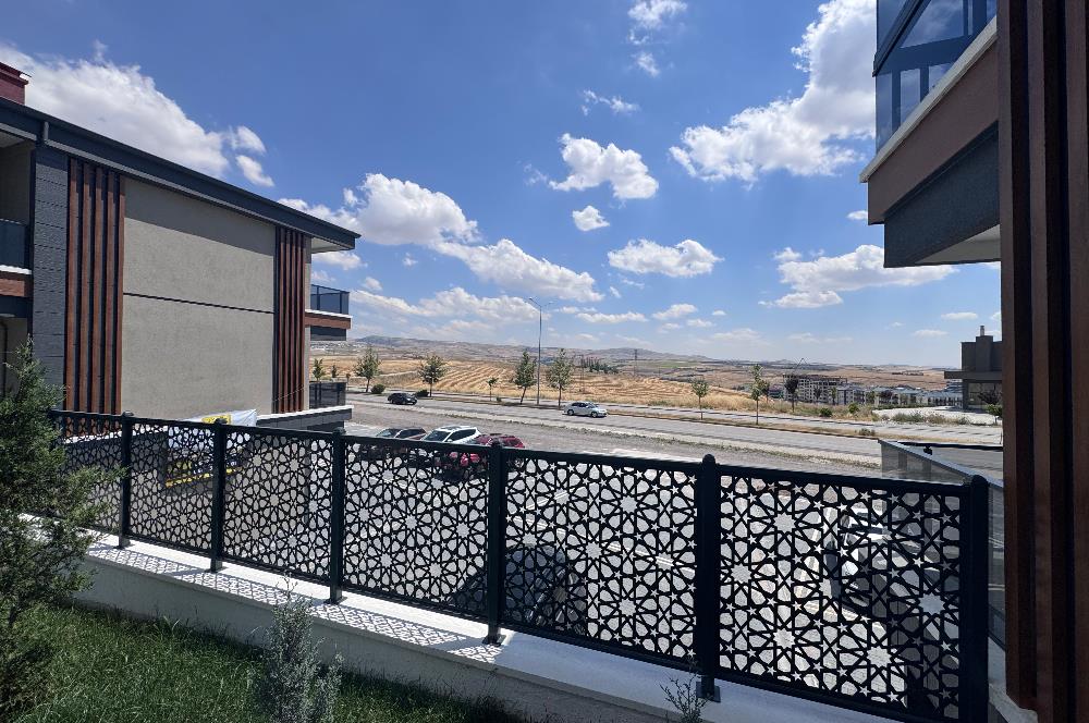 Eymir Mahallesi Paradise Sitesi Bahçe Kullanımlı 1+1 Kiralık