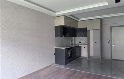 Eymir Mah. Paradise Sitesi Geniş Bahçeli Köşe Daire 1+1 Kiralık