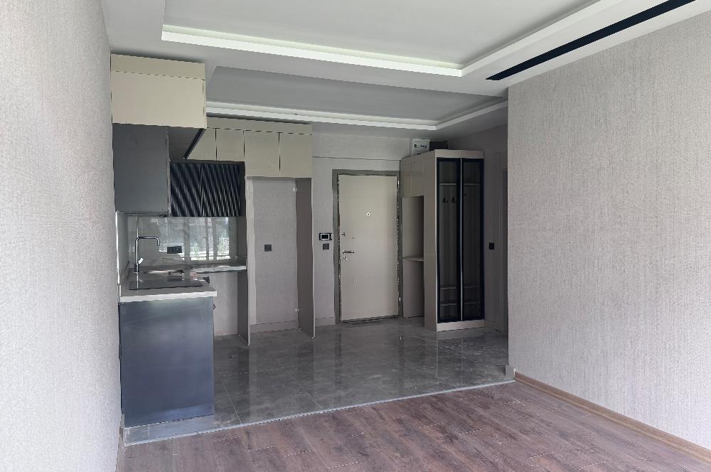 Eymir Mah. Paradise Sitesi Geniş Bahçeli Köşe Daire 1+1 Kiralık
