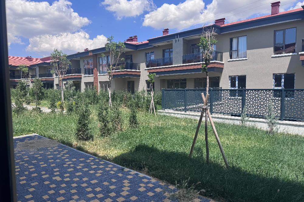 Eymir Mah. Paradise Sitesi Geniş Bahçeli Köşe Daire 1+1 Kiralık