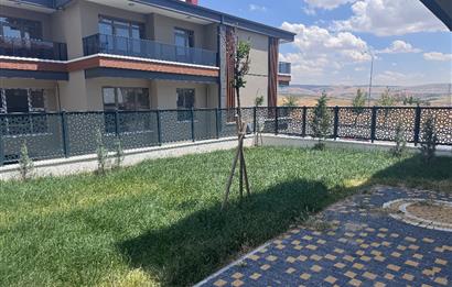 Eymir Mah. Paradise Sitesi Geniş Bahçeli Köşe Daire 1+1 Kiralık