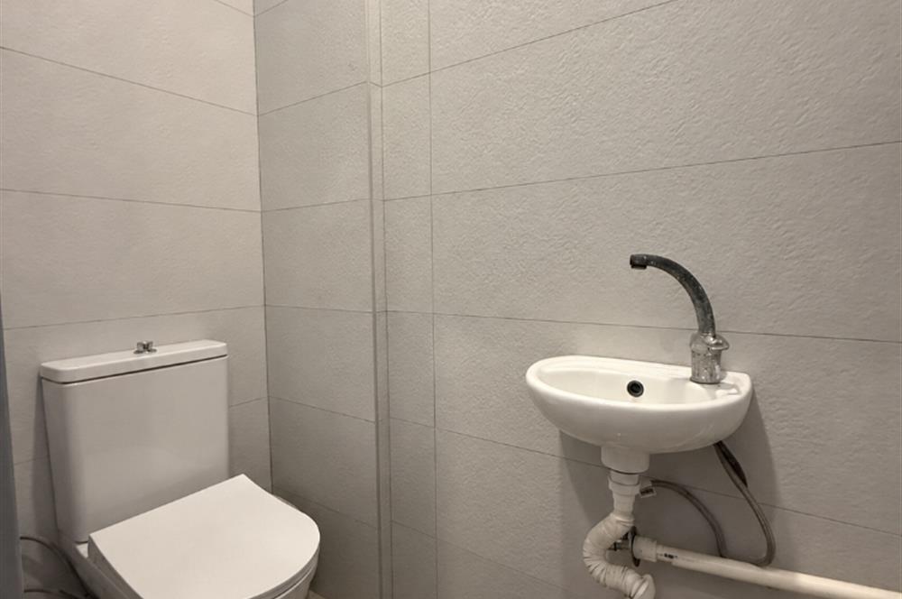 Bodrum Eskiçeşme Caferpaşa Caddesi Kiralık Fırsat, Depolu Dükkan