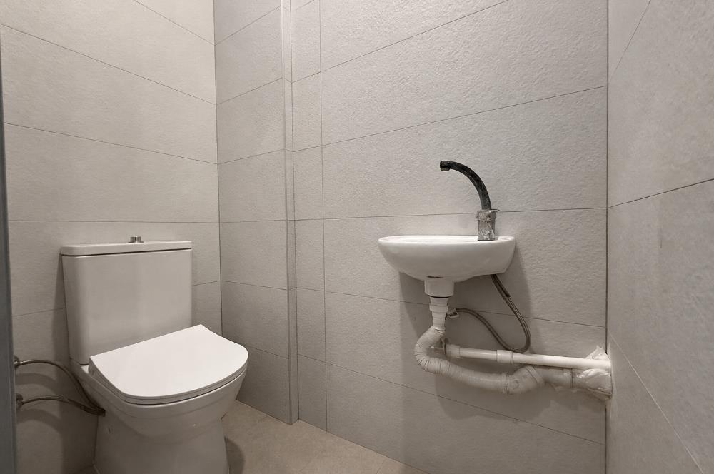 Bodrum Eskiçeşme Caferpaşa Caddesi Kiralık Fırsat, Depolu Dükkan