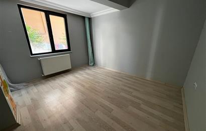 EYÜP GÜZELTEPE MAHALLESİ EBEVEYN BANYOLU BOŞ 3+1 KİRALIK DAİRE