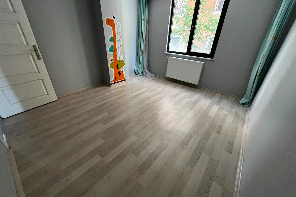 EYÜP GÜZELTEPE MAHALLESİ EBEVEYN BANYOLU BOŞ 3+1 KİRALIK DAİRE