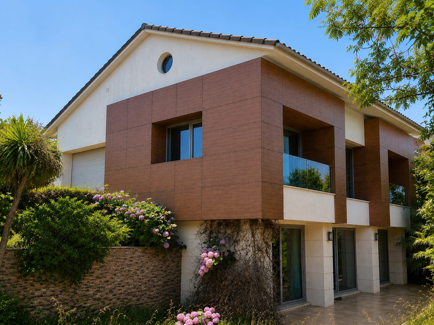 Rumelifeneri'nde Prestijli Sitede 5+2 Tripleks Villa