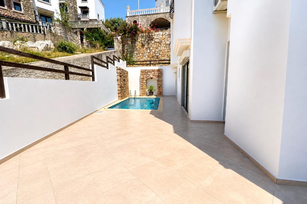 Bodrum Kumbahçe'de Özel Havuzlu Otoparklı Şömineli 2+1 Satılık Daire