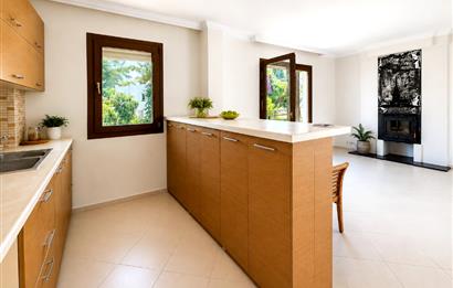Bodrum Kumbahçe'de Özel Havuzlu Otoparklı Şömineli 2+1 Satılık Daire