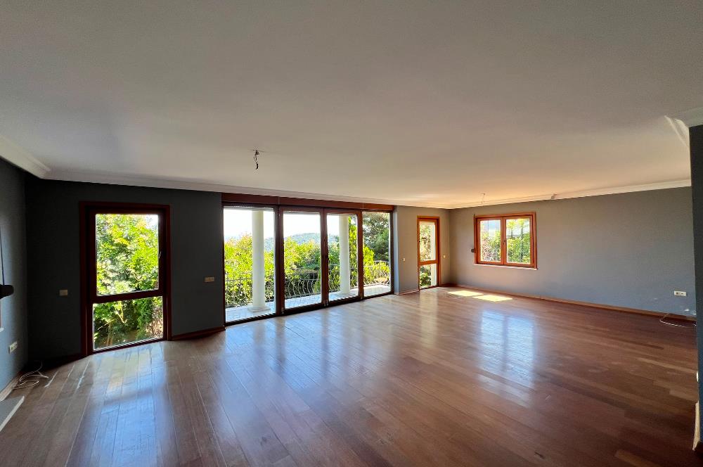 Boğaz Manzaralı Müstakil Havuzlu 6+2 Satılık Villa