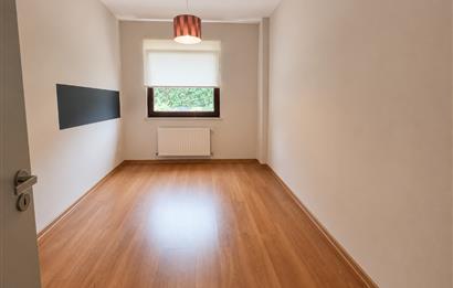 ZEKERİYAKÖY NOYA GÖL EVLERİ'NDE SATILIK KÖŞE BAHÇE DUBLEKS