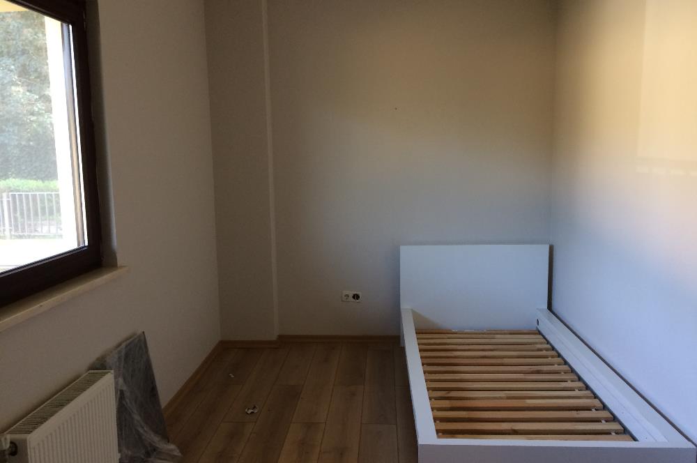 ZEKERİYAKÖY NOYA GÖL EVLERİ'NDE SATILIK KÖŞE BAHÇE DUBLEKS