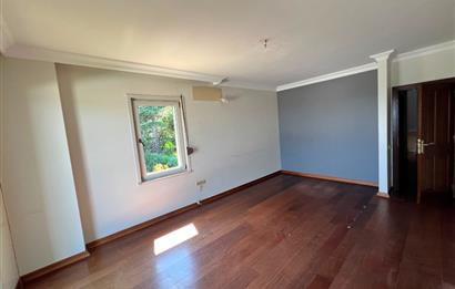 Boğaz Manzaralı Müstakil Havuzlu 6+2 Satılık Villa
