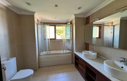 Boğaz Manzaralı Müstakil Havuzlu 6+2 Satılık Villa