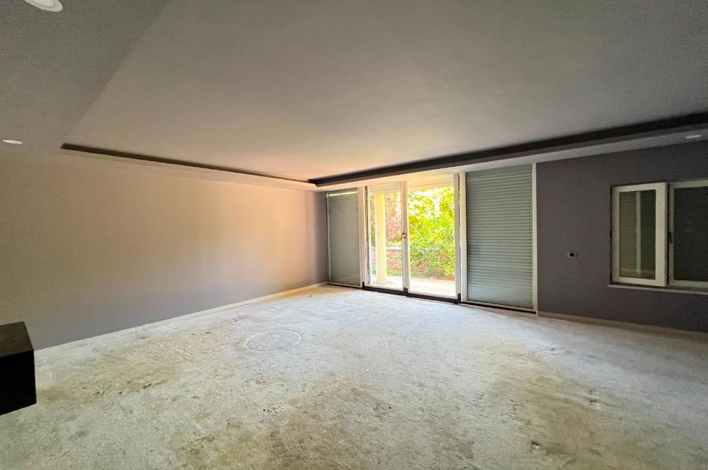 Boğaz Manzaralı Müstakil Havuzlu 6+2 Satılık Villa