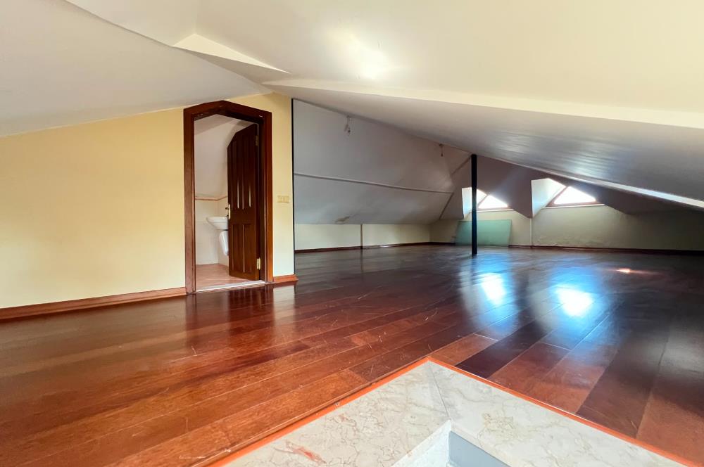 Boğaz Manzaralı Müstakil Havuzlu 6+2 Satılık Villa