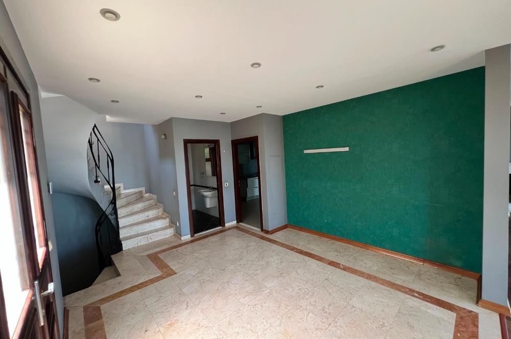 Boğaz Manzaralı Müstakil Havuzlu 6+2 Satılık Villa