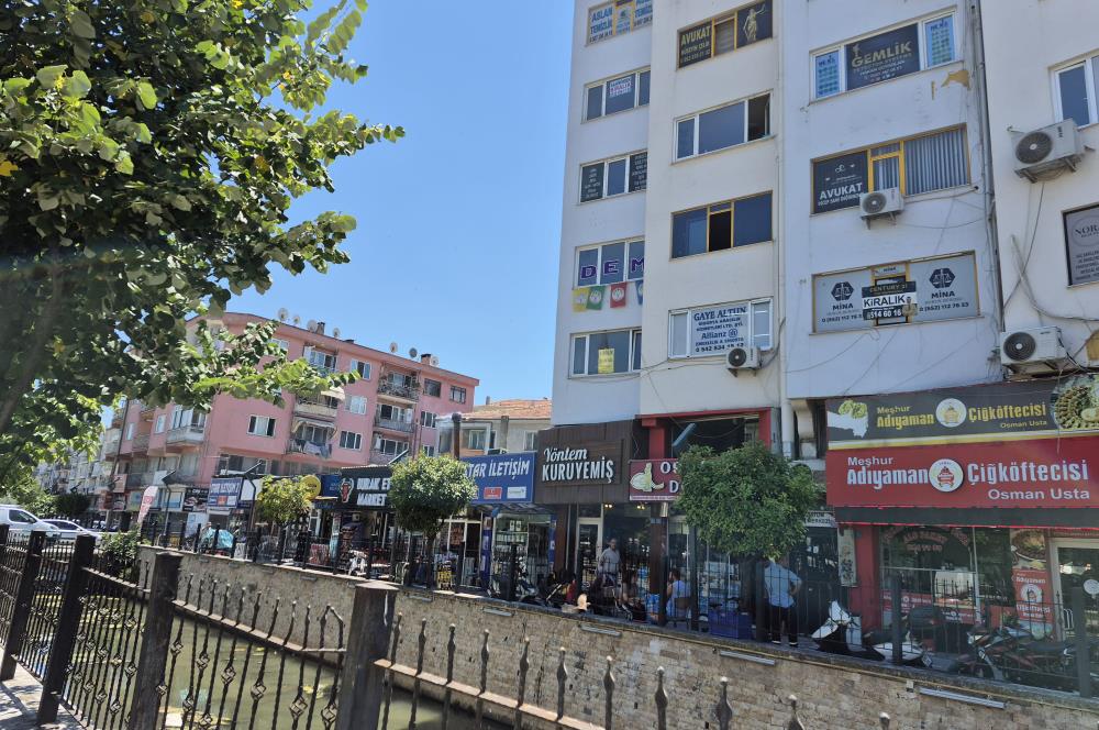 C21 Cius; Gemlik Batum İş Merkezi'nde Meydana Cepheli 24 m² Kiralık Ofis