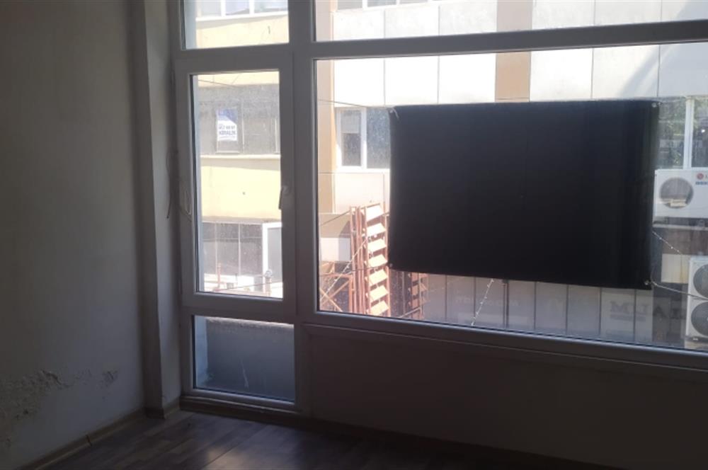 Kartal Ankara Caddesinde Kiralık 40 m2 Ofis