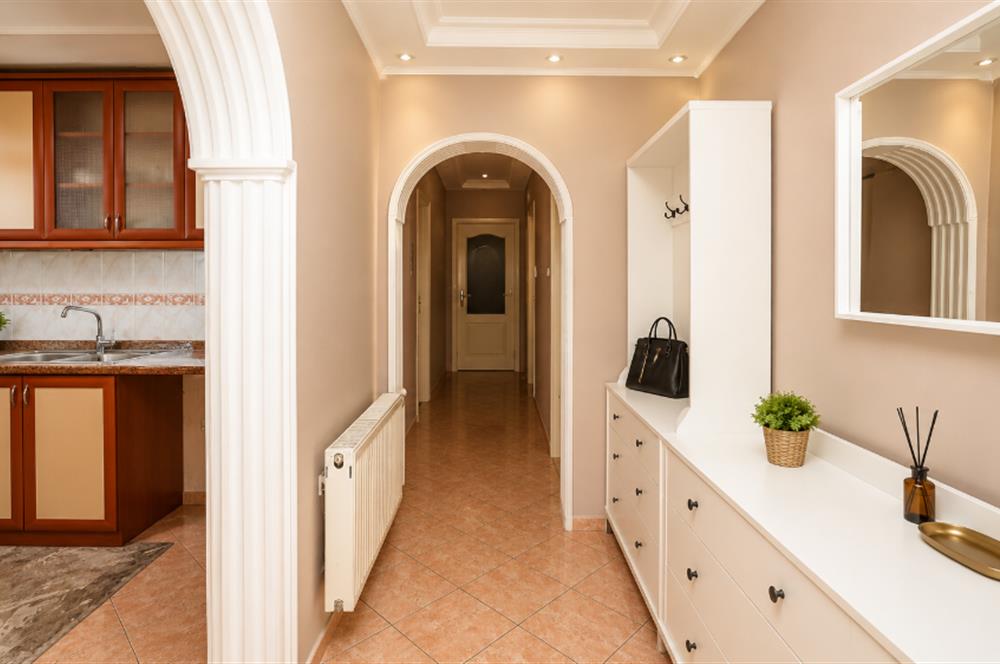 C21 Cius; Yıldırım Sitesi'nde Deniz Manzaralı 3+1 Ara Kat Daire
