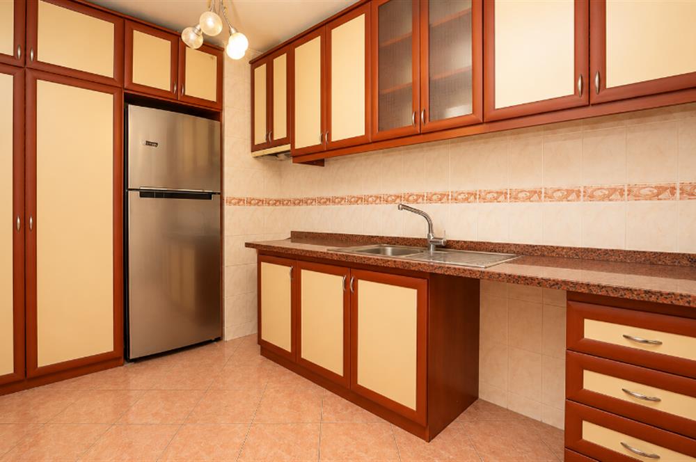 C21 Cius; Yıldırım Sitesi'nde Deniz Manzaralı 3+1 Ara Kat Daire