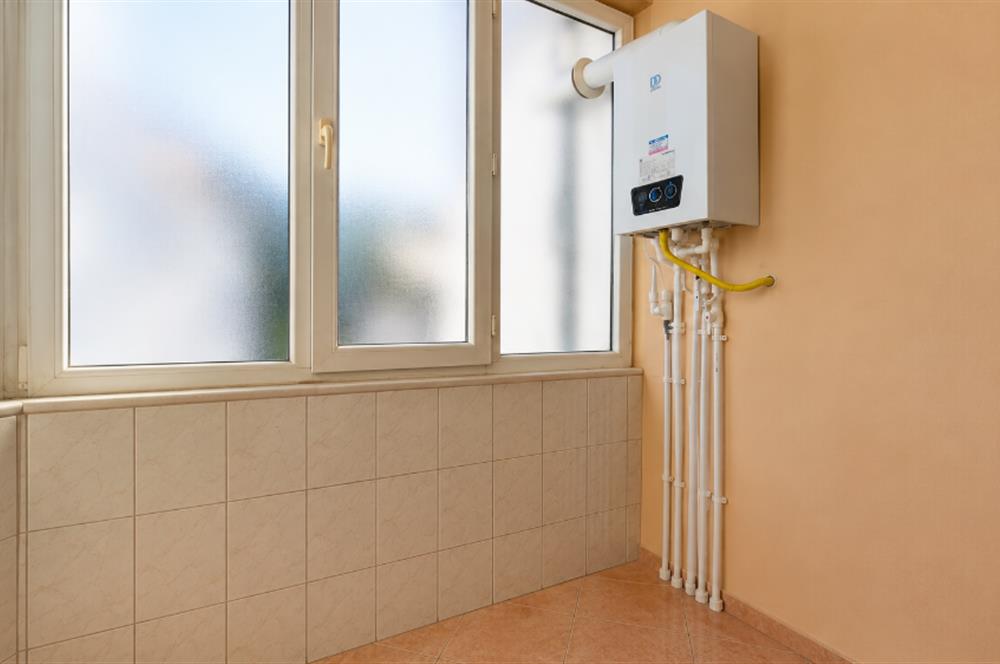 C21 Cius; Yıldırım Sitesi'nde Deniz Manzaralı 3+1 Ara Kat Daire