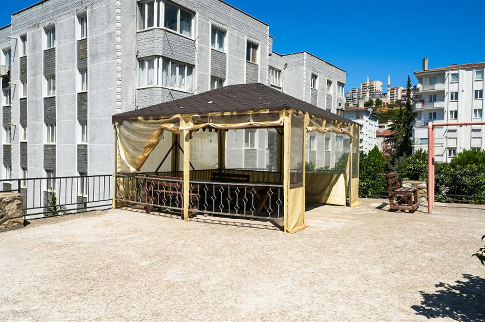 C21 Cius; Yıldırım Sitesi'nde Deniz Manzaralı 3+1 Ara Kat Daire