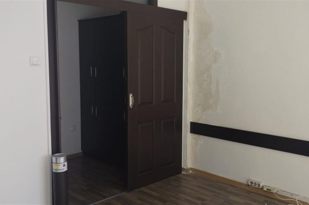 Kartal Ankara Caddesinde Kiralık 40 m2 Ofis