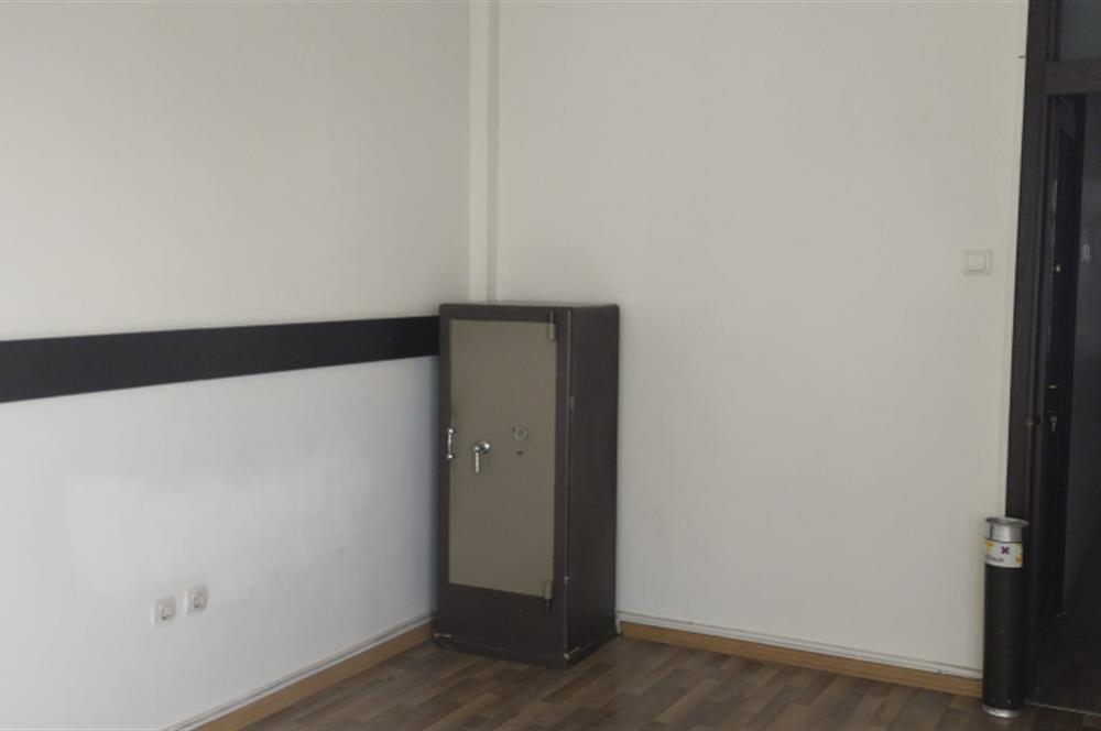 Kartal Ankara Caddesinde Kiralık 40 m2 Ofis