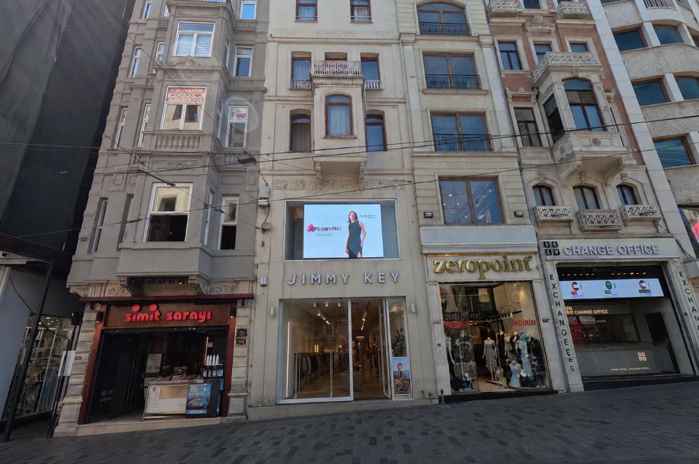 İSTİKLAL CADDESİ'NDE TARİHİN KALBİNDE SATILIK BİNA
