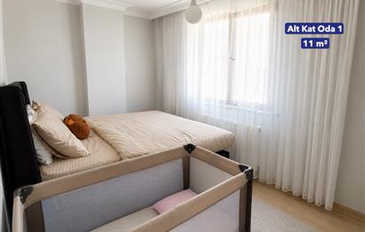 Sancaktepe'de Satılık 5+2 Üst Dubleks 2 Ayrı Daire Gibi Kullanım