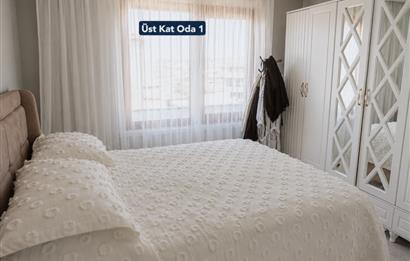 Sancaktepe'de Satılık 5+2 Üst Dubleks 2 Ayrı Daire Gibi Kullanım