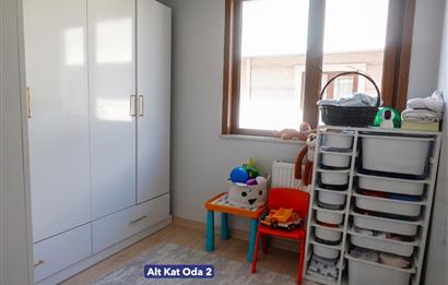Sancaktepe'de Satılık 5+2 Üst Dubleks 2 Ayrı Daire Gibi Kullanım
