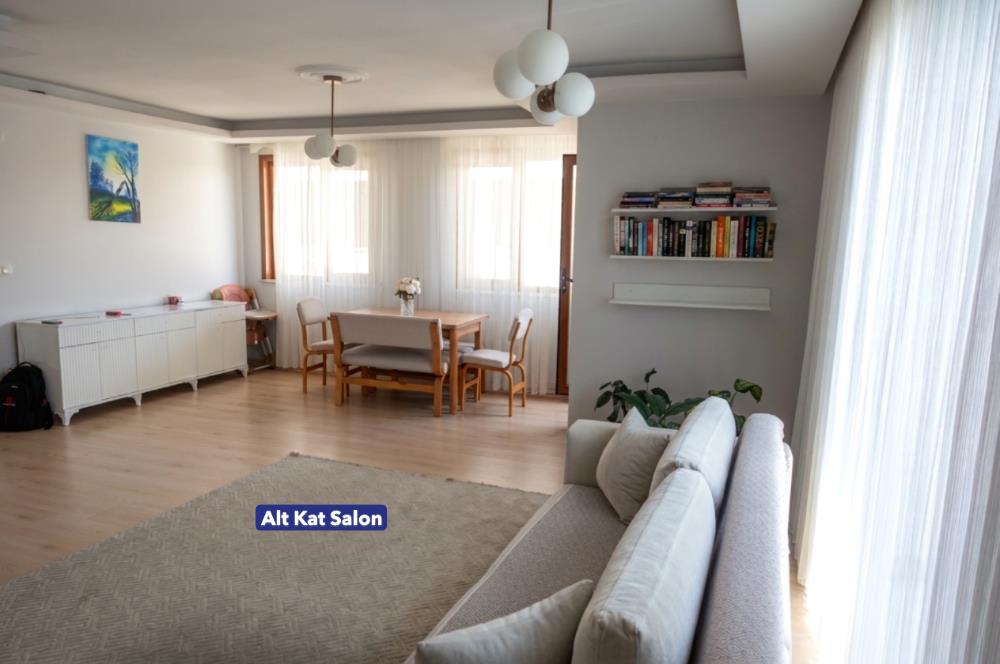 Sancaktepe'de Satılık 5+2 Üst Dubleks 2 Ayrı Daire Gibi Kullanım
