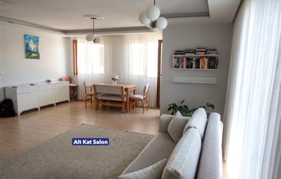 Sancaktepe'de Satılık 5+2 Üst Dubleks 2 Ayrı Daire Gibi Kullanım