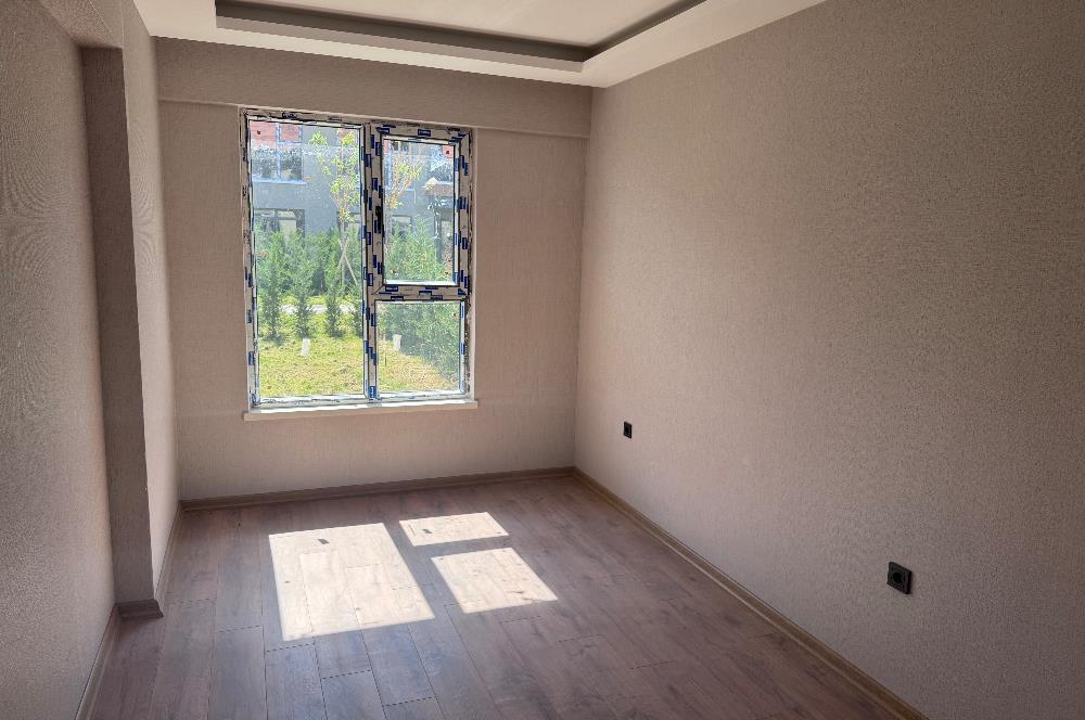 Eymir Mahallesi Paradise Sitesi Geniş Bahçeli 1+1 Kiralık Daire