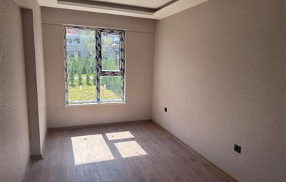 Eymir Mahallesi Paradise Sitesi Geniş Bahçeli 1+1 Kiralık Daire