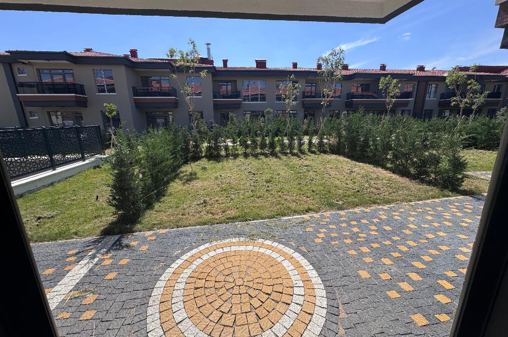 Eymir Mahallesi Paradise Sitesi Geniş Bahçeli 1+1 Kiralık Daire