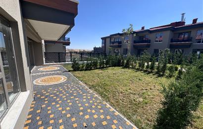Eymir Mahallesi Paradise Sitesi Geniş Bahçeli 1+1 Kiralık Daire
