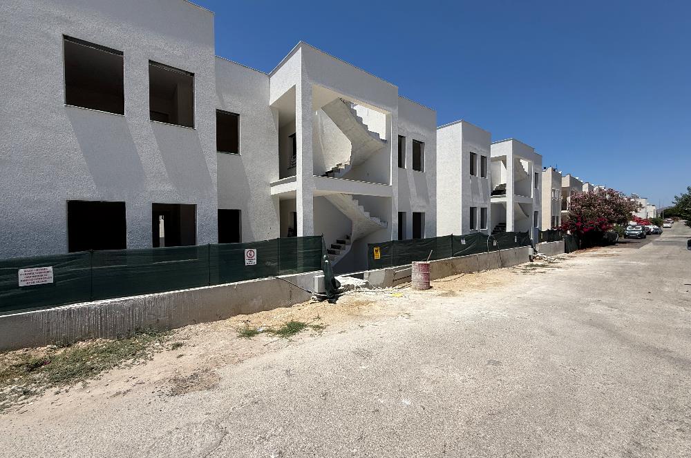 Bodrum Turgutreis Yalı Mevkii Satılık Denize Sıfır Havuzlu Site İçinde Yeni Daire ve Dubleksler