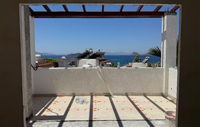 Bodrum Turgutreis Yalı Mevkii Satılık Denize Sıfır Havuzlu Site İçinde Yeni Daire ve Dubleksler