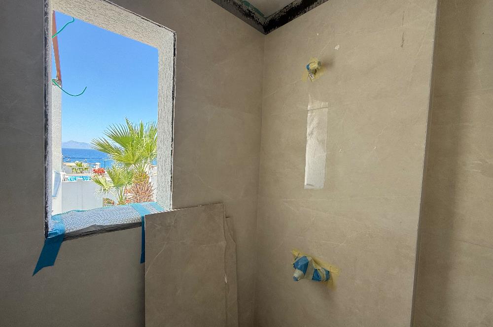 Bodrum Turgutreis Yalı Mevkii Satılık Denize Sıfır Havuzlu Site İçinde Yeni Daire ve Dubleksler