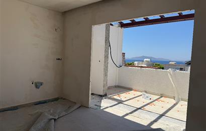 Bodrum Turgutreis Yalı Mevkii Satılık Denize Sıfır Havuzlu Site İçinde Yeni Daire ve Dubleksler