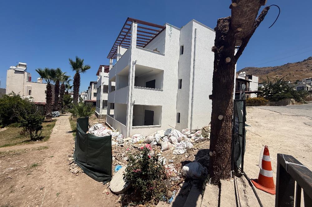Bodrum Turgutreis Yalı Mevkii Satılık Denize Sıfır Havuzlu Site İçinde Yeni Daire ve Dubleksler