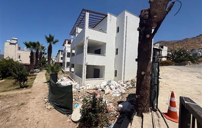 Bodrum Turgutreis Yalı Mevkii Satılık Denize Sıfır Havuzlu Site İçinde Yeni Daire ve Dubleksler