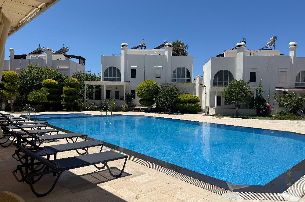 Bodrum Turgutreis Yalı Mevkii Satılık Denize Sıfır Havuzlu Site İçinde Yeni Daire ve Dubleksler