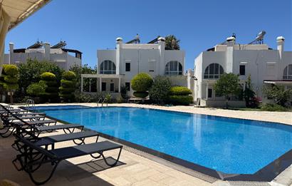 Bodrum Turgutreis Yalı Mevkii Satılık Denize Sıfır Havuzlu Site İçinde Yeni Daire ve Dubleksler