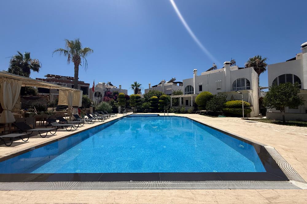Bodrum Turgutreis Yalı Mevkii Satılık Denize Sıfır Havuzlu Site İçinde Yeni Daire ve Dubleksler
